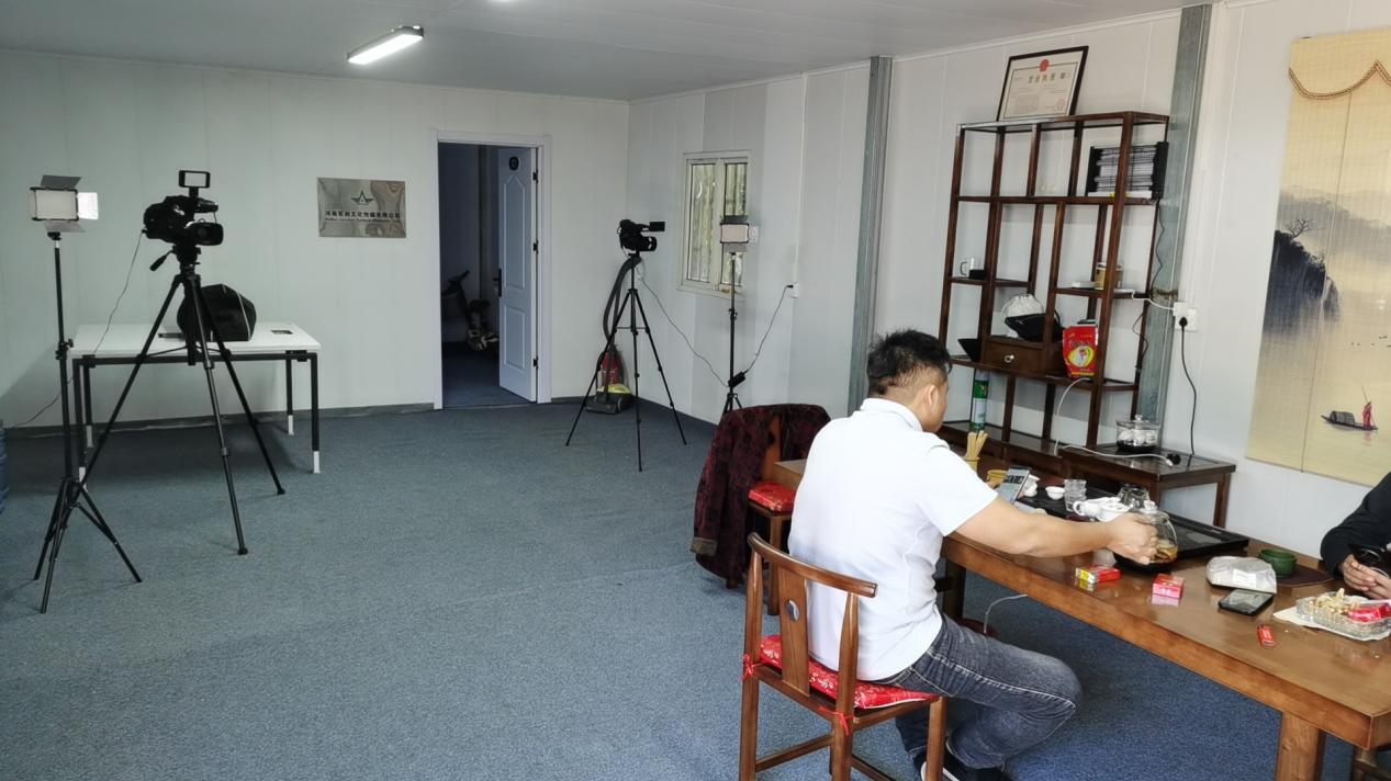 支付“聚合”时代：技术如何为小微商户降本增效？