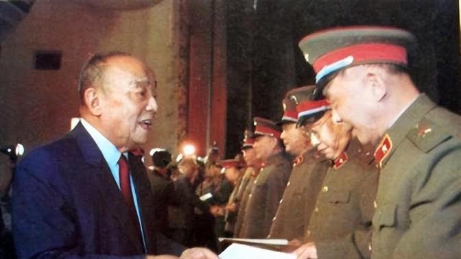 1964年，这位军长调任大军区副司令，许世友挽留：想留却留不住你