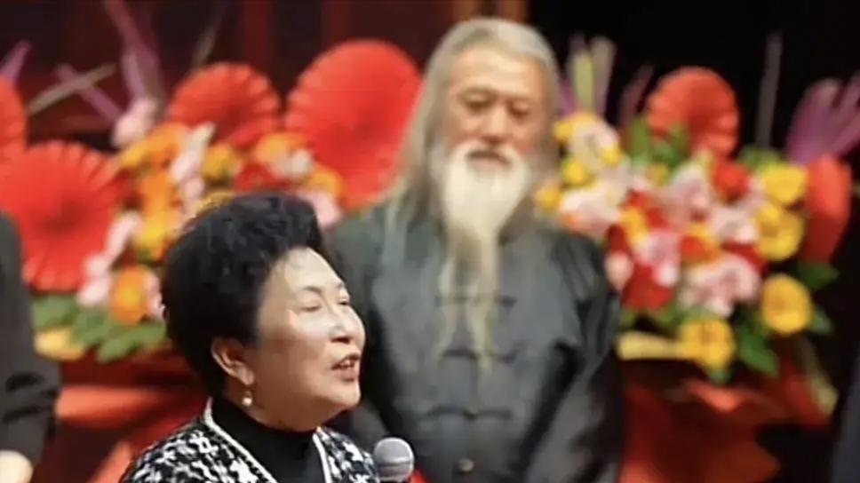 德云社再获褒扬，金文声诞辰95周年庆，夫人魏红高度赞扬郭德纲