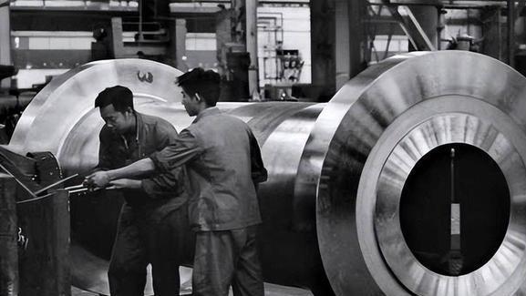 从中东看中国，族人被杀阿萨德为何不吭声？终于懂了毛主席的苦心