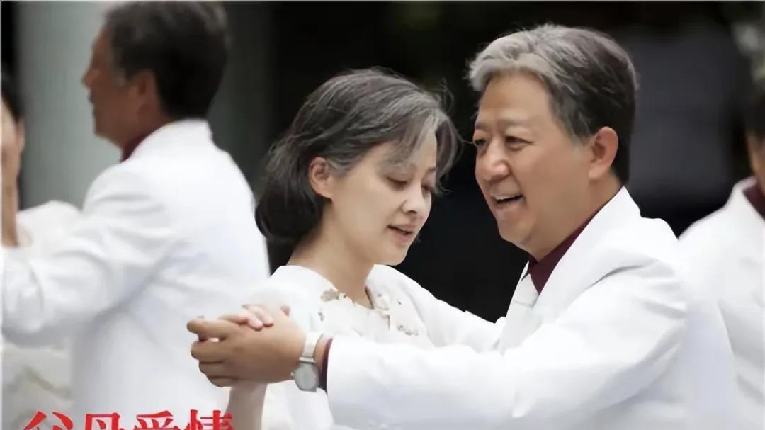 赵丽颖：这是要逆天呢，飞天奖百花奖拿到手软，还跟张艺谋合作？