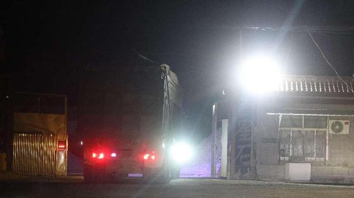 养牛场的秘密：立项两年多未见一头牛，每天开采数十车矿石倒卖