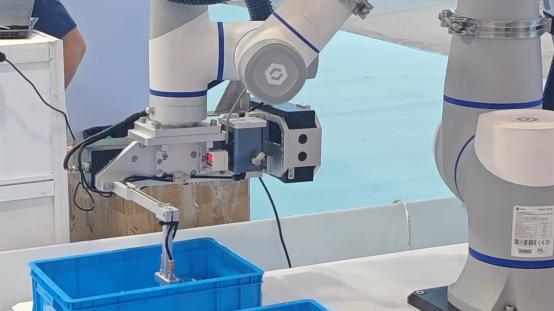 柔性智造新篇章：15分钟重构药盒搬运抓取的“流动智慧”