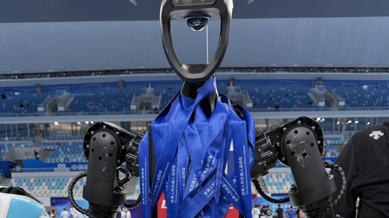 首届世界人形机器人运动会收官，宇树科技勇夺四金