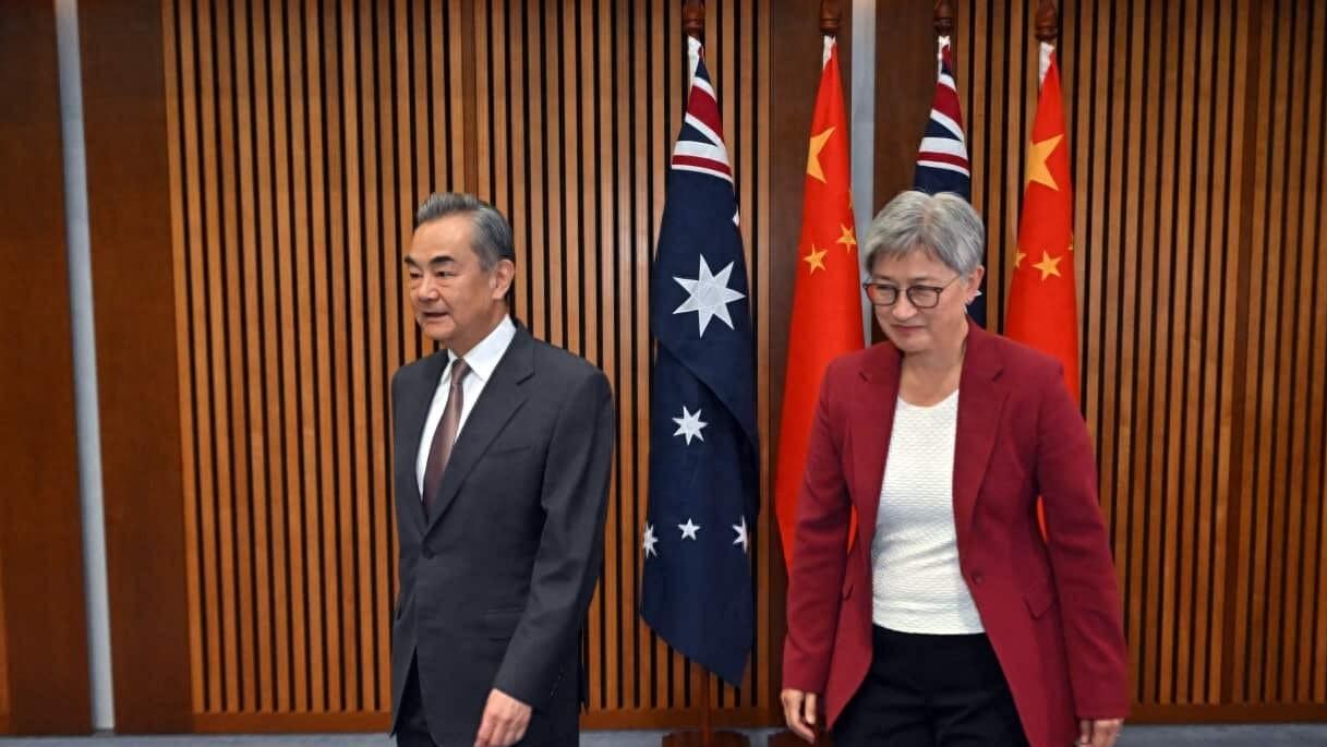 中澳外长会谈，王毅立2条规矩，话音刚落，澳方强调坚持一个中国