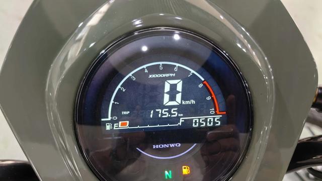 小品牌有小品牌的优势，同样的排量只要本田幼兽一半的价格