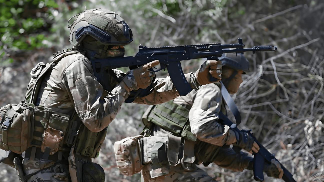 2.5万乌军兵变，乌军总司令带5000督战队追杀，被当场反杀全歼