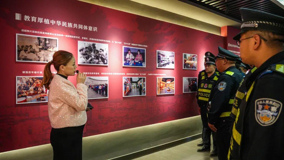 为辅警进行理论、警械、防御与进攻培训