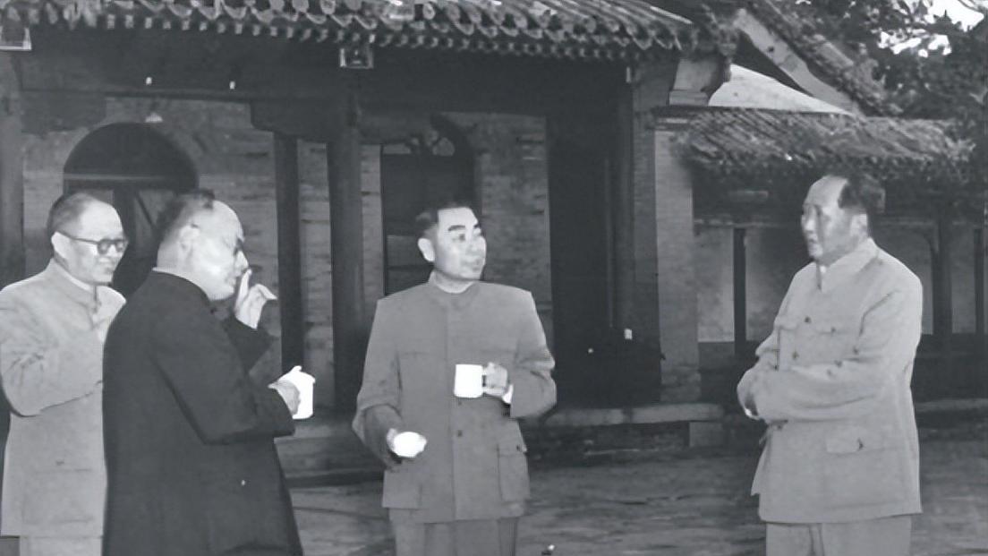 1972年陈毅追悼会，毛泽东临时出席，规格骤然提升