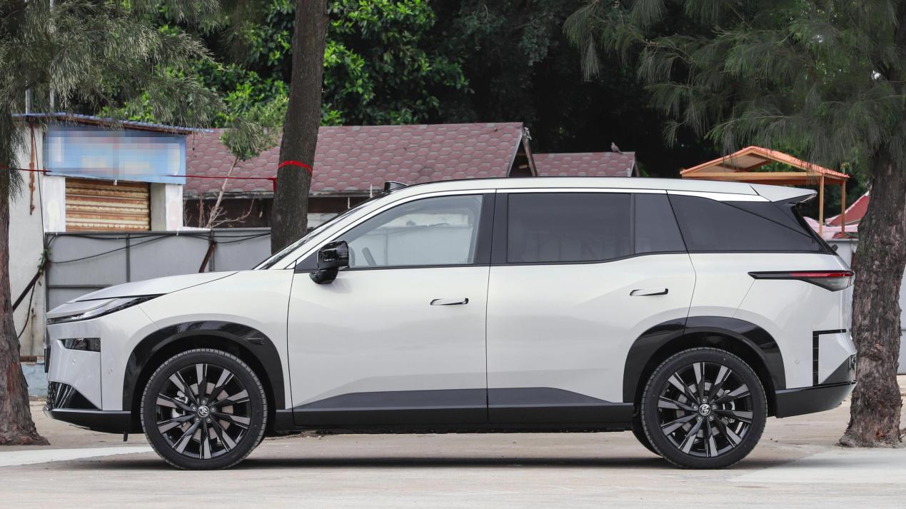 广汽丰田铂智3X 3月6日上市，配Momenta 5.0智驾，10万元起售？