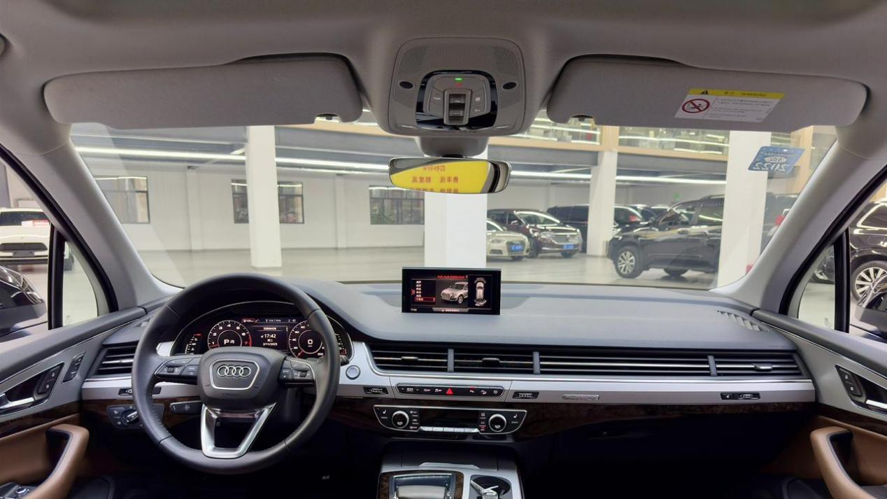奥迪Q7S line：2018款一手车，5.9万公里，运动与空间兼得！