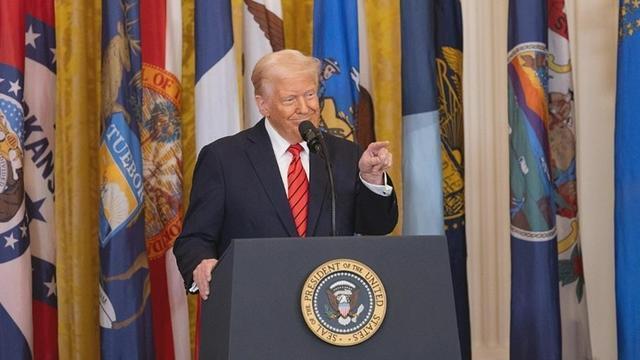 没能让中国妥协，36万亿美债填不上，特朗普决定弄死大债主！