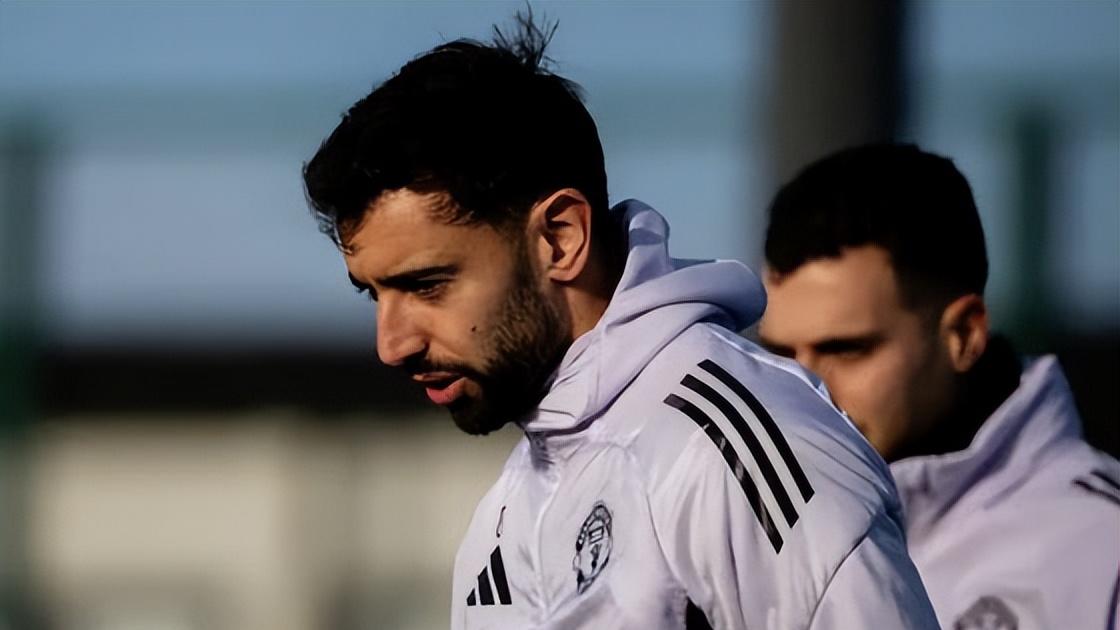 红魔重建第一刀：曼联7000万镑出售队长B费引争议