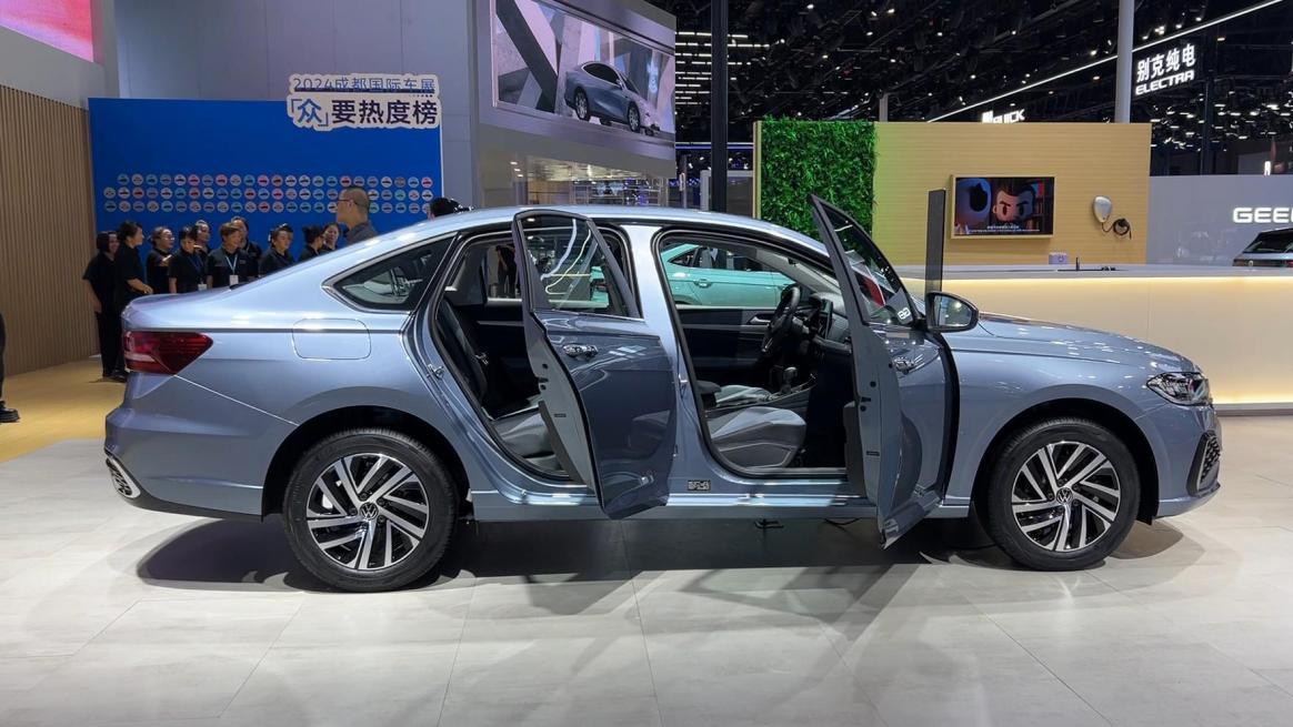 亏麻了！大众7台主流家轿优惠暴涨，帕萨特掉落到12万级