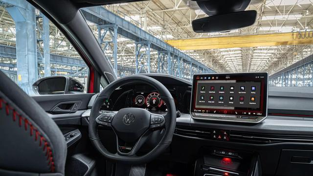 5.5秒破百 , 高尔夫GTI 50周年特别版官图发布 , 配专属标志