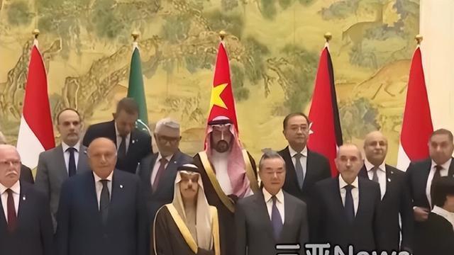巴铁飞机深夜到成都“进货”，莫迪急了，威胁要退出金砖国家