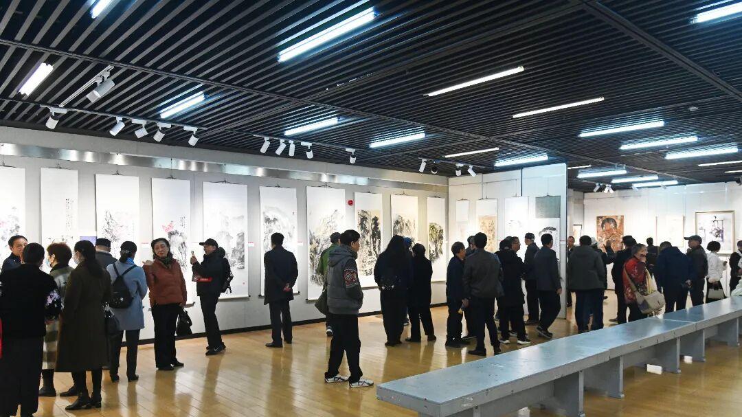 “逐梦”前行二十载丹青绘久新华章--常德市5060画家协会二十周年回顾展盛大开幕