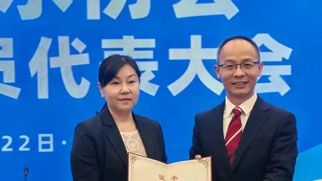 周继红“下课”后又复出！高调官宣全新身份，全红婵社媒发布动态