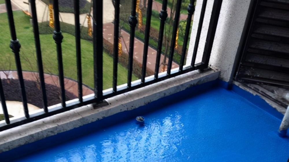 洗衣机放阳台的隐患：内行人警告让你避免错误！