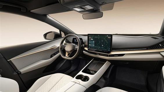 大众与众06上市一口价14.99万，但大众ID.4更值得推荐！