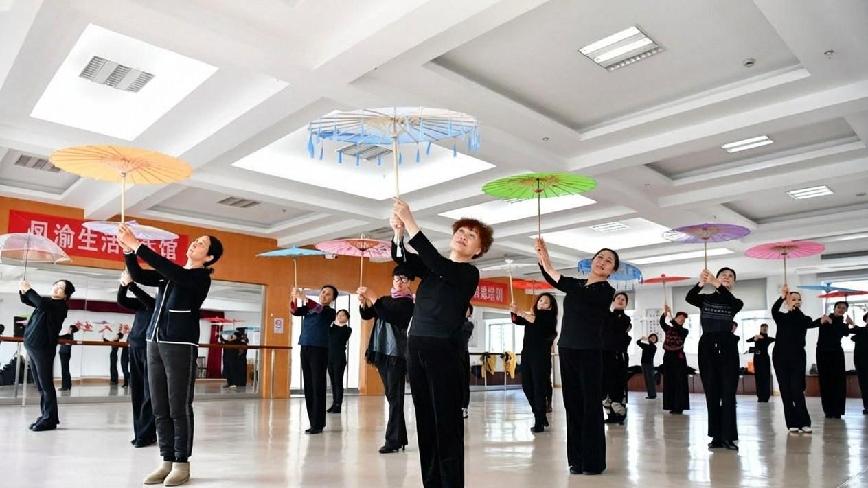 凤渝生活馆：与光共舞，雅而不凡——才艺点亮生活，健康滋养身心