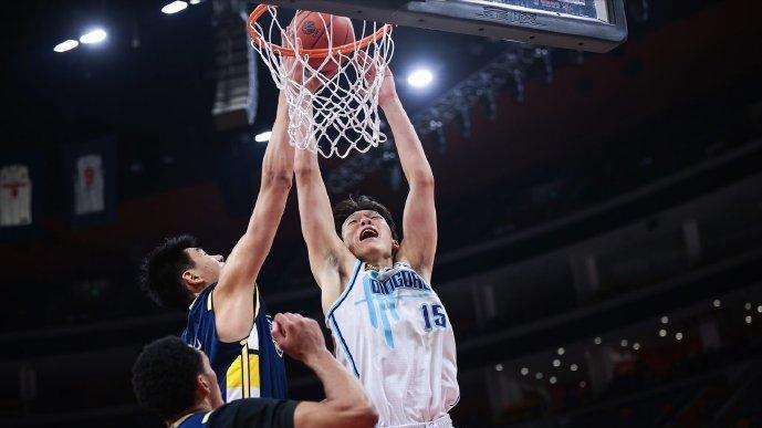 广东宏远2米26新星赴美特训！合同到期，有潜力却不被杜锋重用