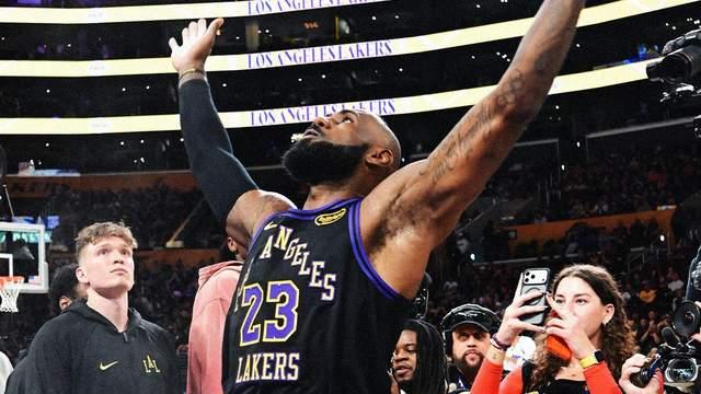 三连胜！詹姆斯首秀12助攻，东契奇轰37+10，艾顿成湖人最大惊喜