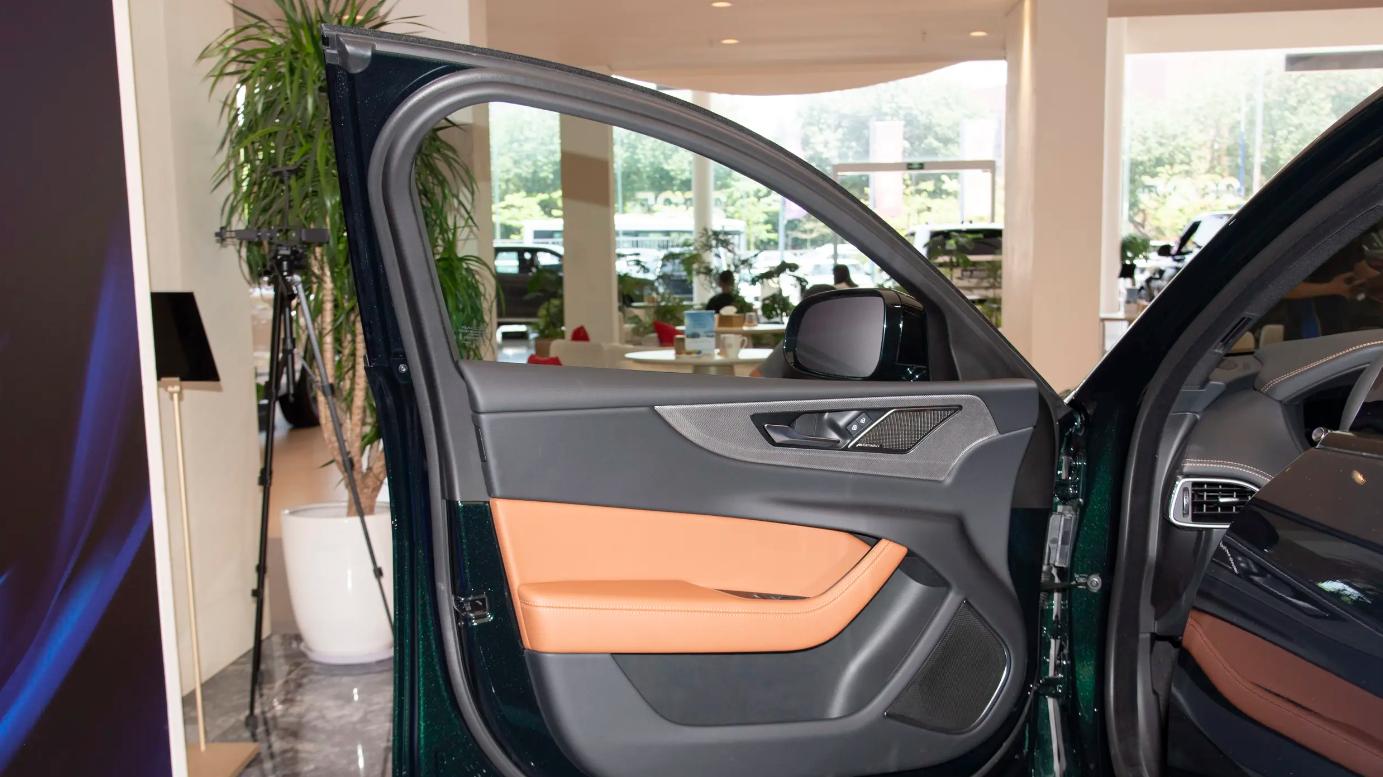 捷豹XEL购车手册：豪华基因依然在，中配版本性价比合适？