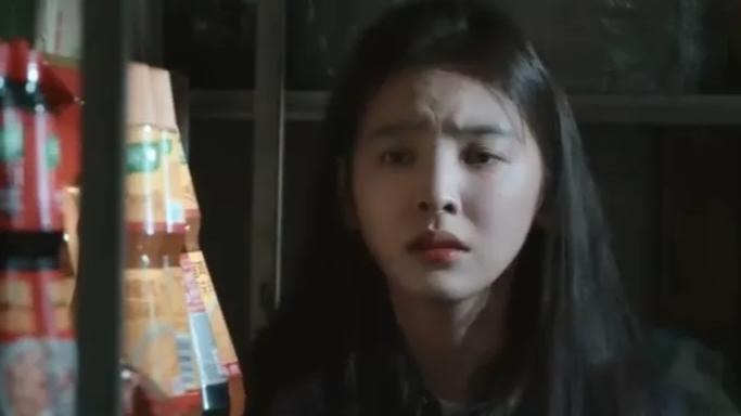 今日剧情：《难哄》第25集：桑延苦寻温以凡无果，温以凡香港遇混乱，被骚扰被逼至绝境，她将何去何从？