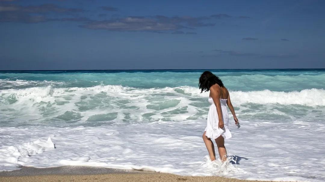 女人一旦敢于释放自己的性张力，男人就欲罢不能