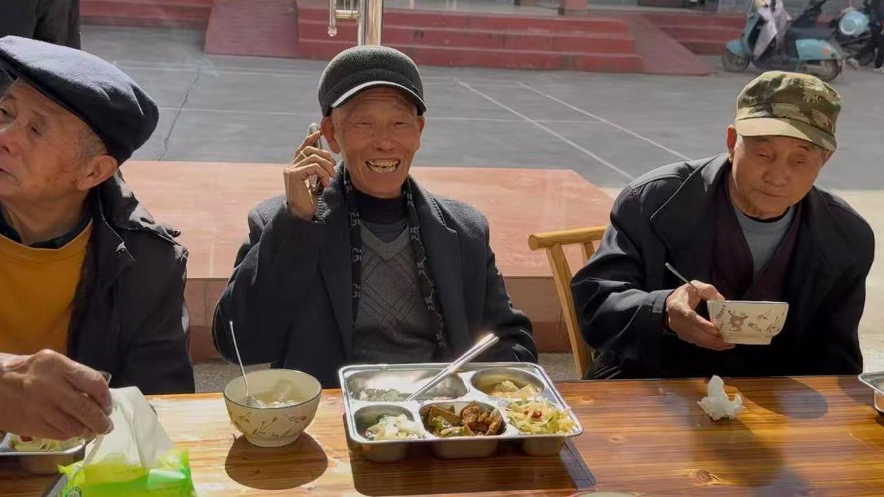 热饭暖邻心 情满青龙村——青龙村以孝治家大食堂温情开餐