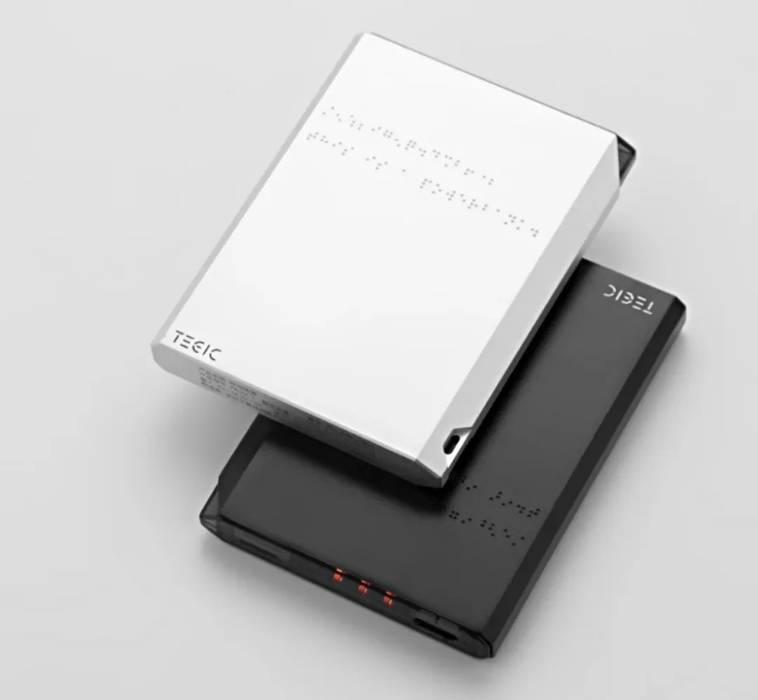 特极客Card充电宝，年轻人的第一块电子护身符