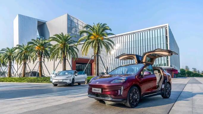 昊铂HT，21.39万起，让更多消费者享受豪华纯电SUV！