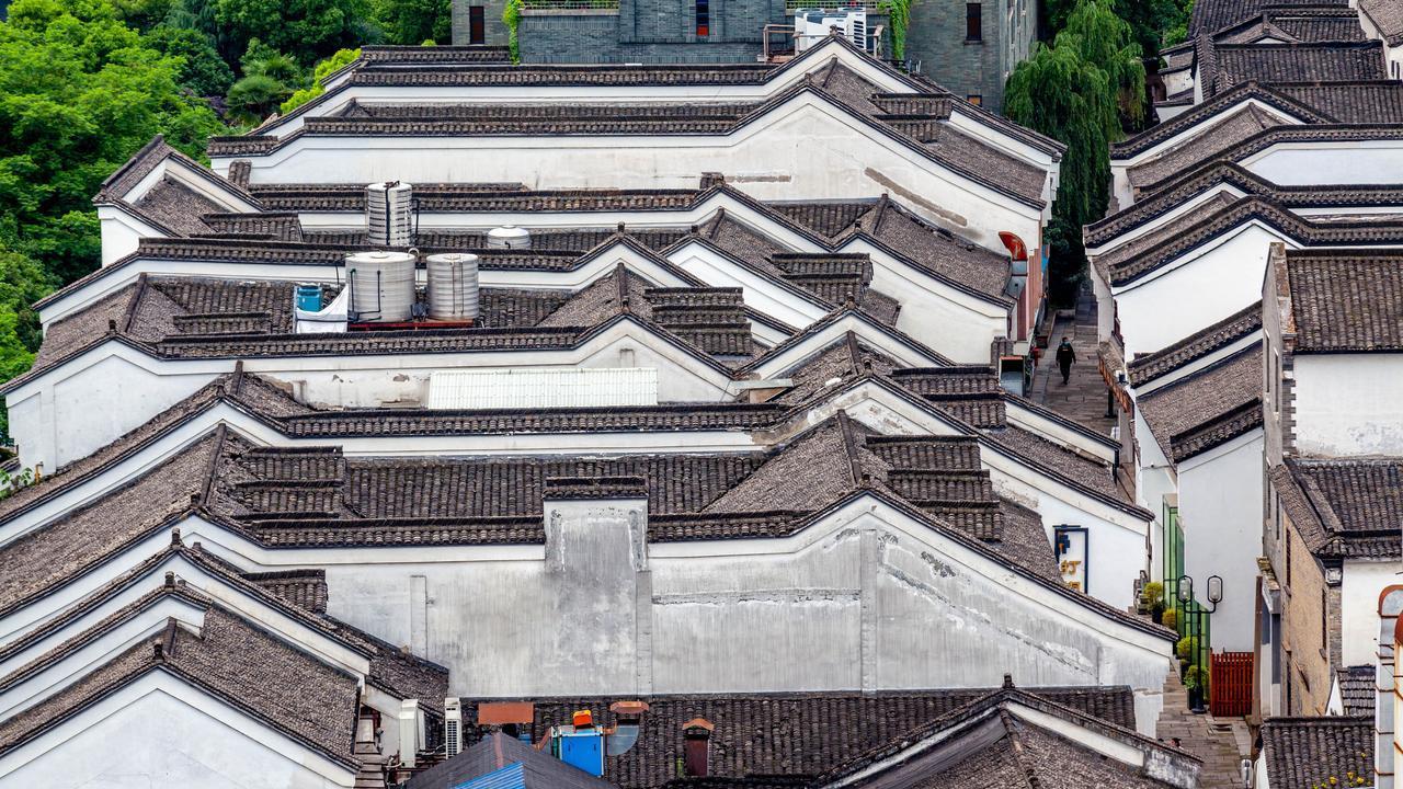 都说杭州比武汉好，从两地旅居 2 个月，我觉得武汉还是比杭州好