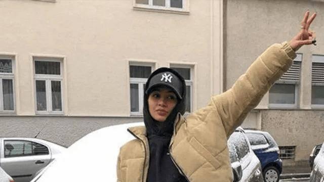 告别臃肿魔咒！2025冬日羽绒服的“反叛”穿搭美学