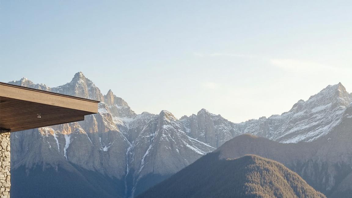 大六座SUV的操控革命，领克900四项极限实测让大车灵活转身