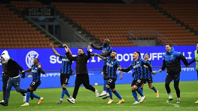 11.24 意甲焦点战：都灵VS科莫，矛盾之争，谁将打破不败金身？