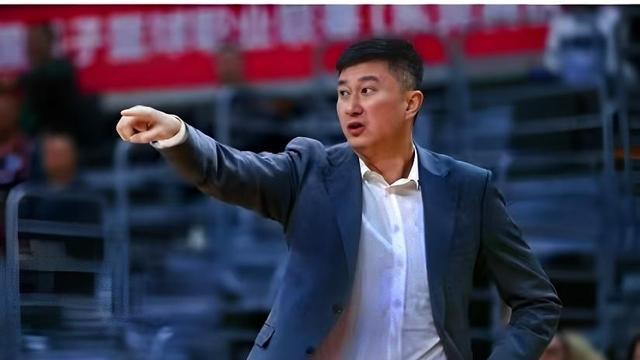 CBA积分榜：辽疆粤下棋，第四成烫手，上海是关键，山西被忽视