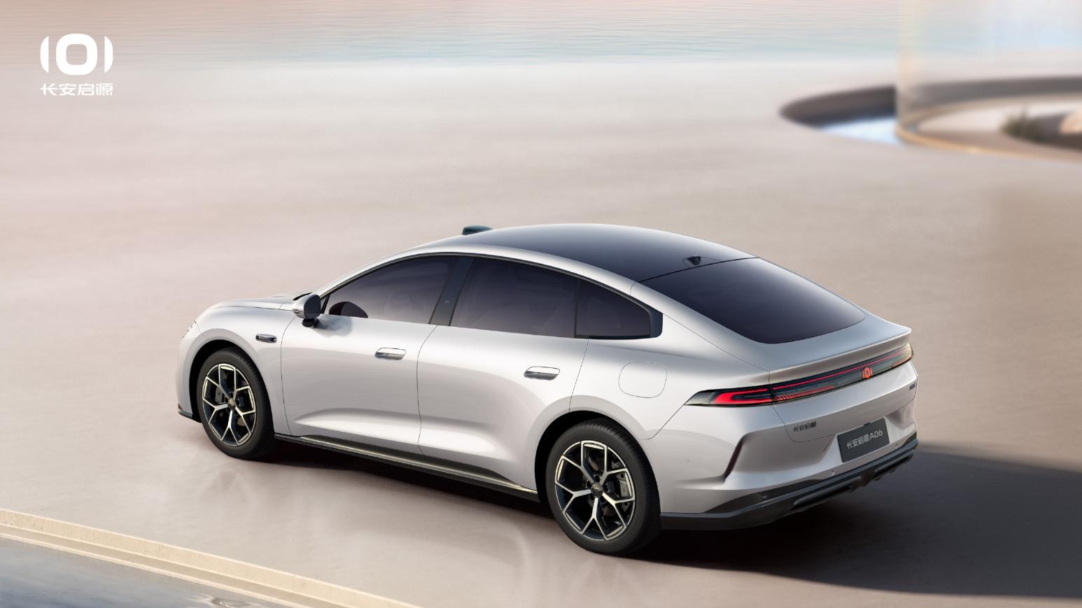 等等党看过来 四款国产轿车来袭 全新长安UNI-V外观大调整