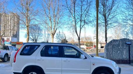 2004年本田CR-V（二代）：城市SUV的“破局者”，如何改写市场规则？