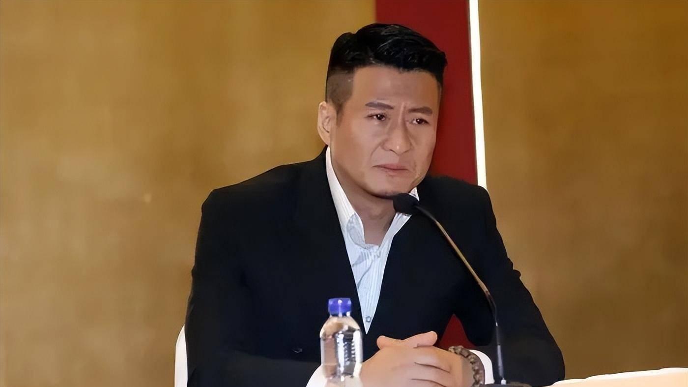 孙兴和林美贞年初复合后，感情愈发深厚，被媒体拍到甜蜜互动。