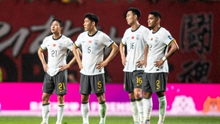 伊万头疼？国足前2场中卫组合骨折 已考虑补招：5人或与蒋光太搭档
