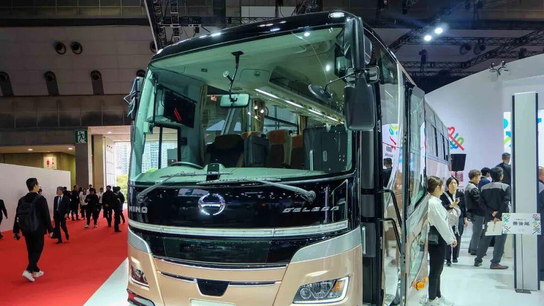 2025日本移动出行展｜达喀尔拉力赛车、新一代豪华巴士亮相，HINO日野现场展车实拍