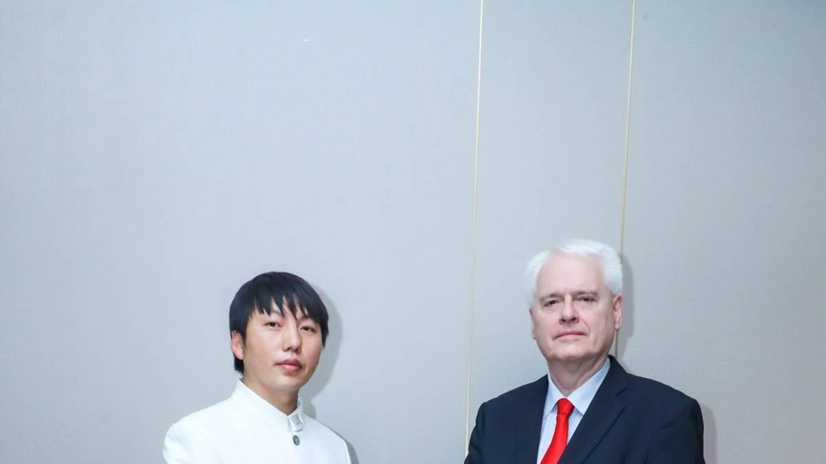 田国营（田野）荣膺克罗地亚第三任总统指定中医顾问