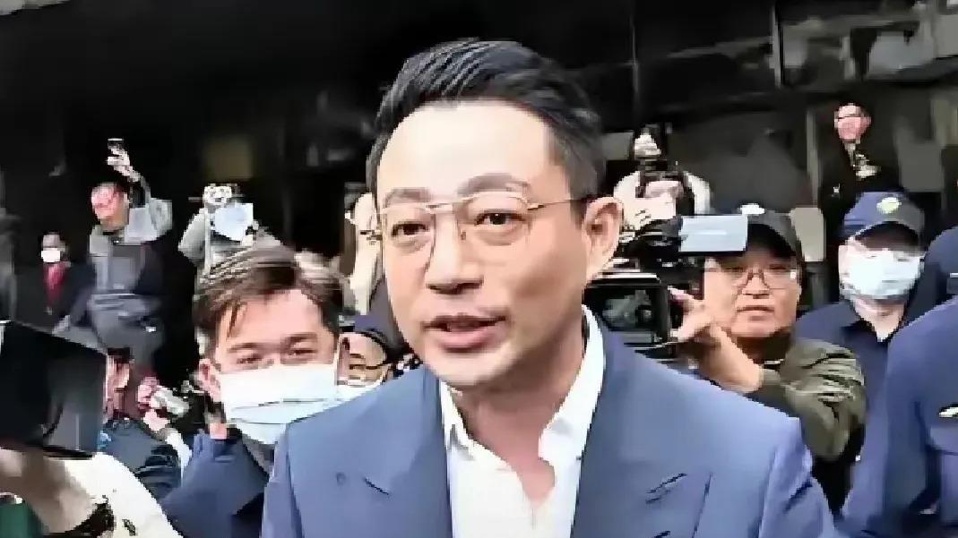 汪小菲赢得抚养权和遗产管理权



这场抚养权大战，结局出人意料！孩子们竟然选择