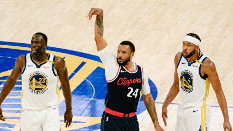 勇士不敌快船跌进附加赛，西部最终排行乱了：黑马升第6，快船第5