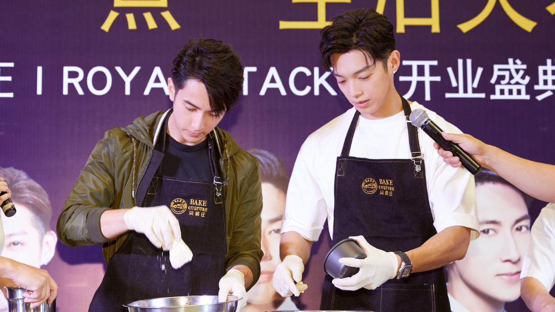 “飞轮海”辰亦儒租房住！老婆怀孕8月骨瘦如柴，厨房一人转不开