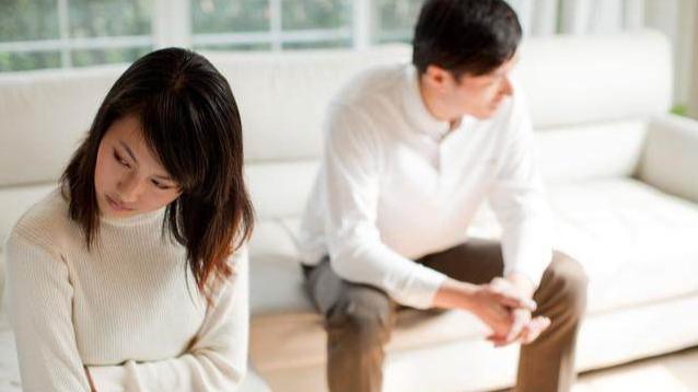 中年心动是糖衣毒药：别用半生安稳，赌一场毁家破财的劫