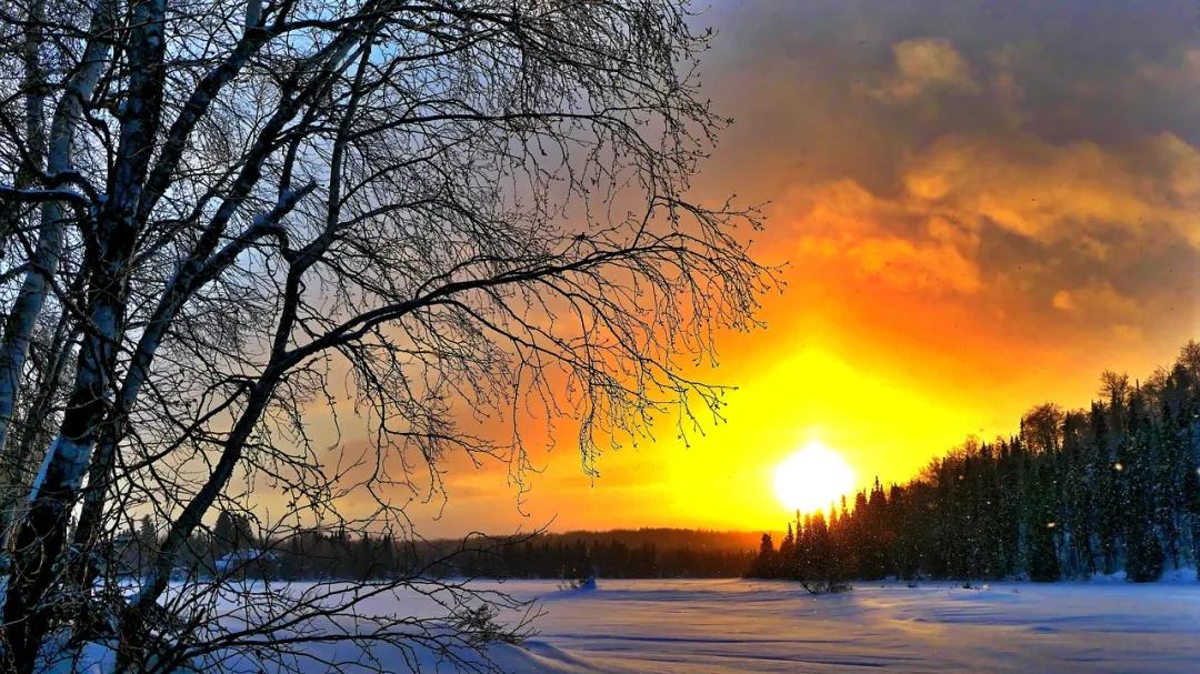 人心就像空瓶子，你向瓶子里面倒什么，得到的就是什么？