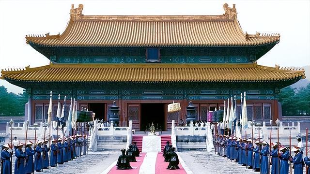 满清的“仁政”骗了200 年，翻了县志才懂：原来百姓连姓都不能选